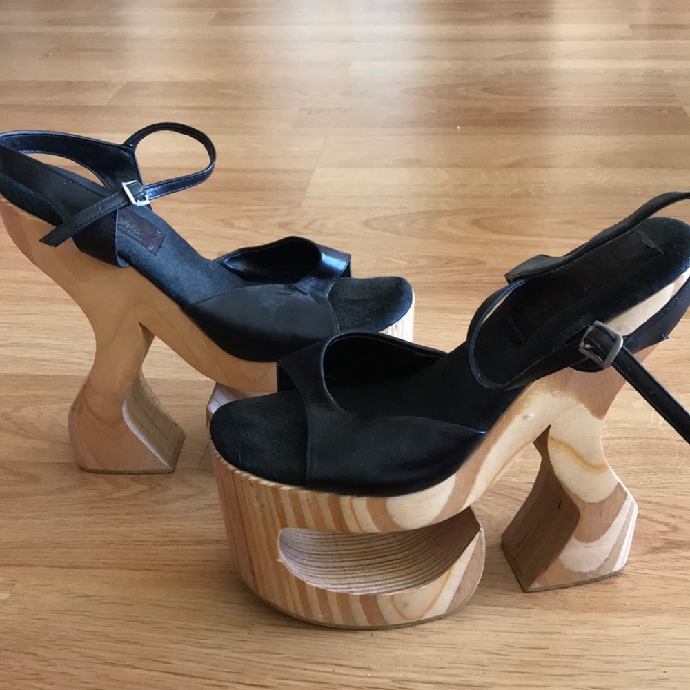 CRAZY high wooden and leather heels